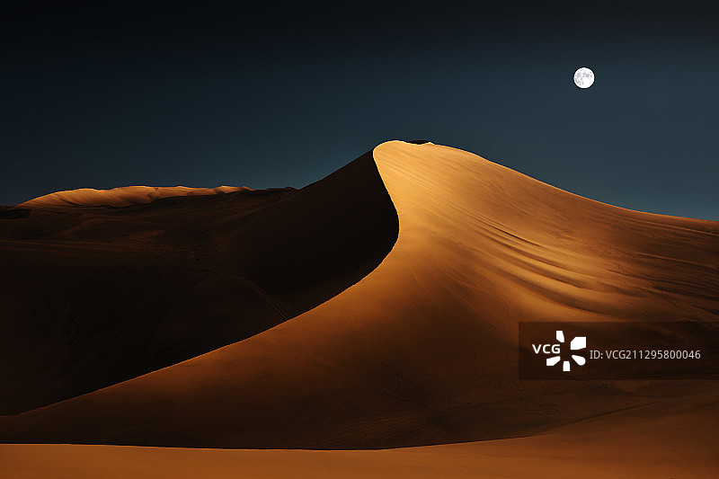 沙丘明月图片素材