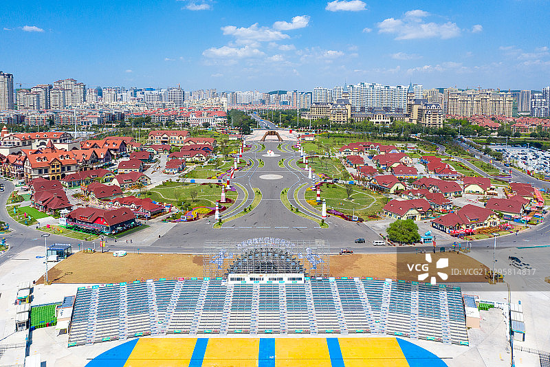 青岛啤酒节会场蓝天白云图片素材