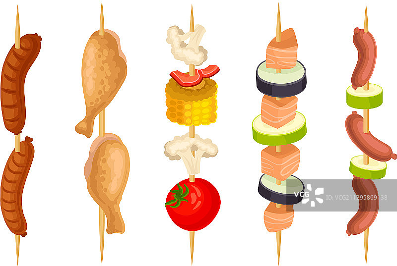 串在烤肉叉上的肉块和蔬菜图片素材