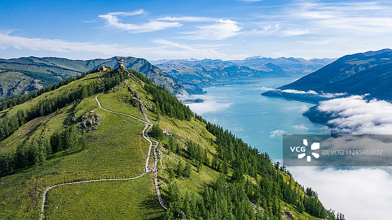 新疆喀纳斯湖风光图片素材