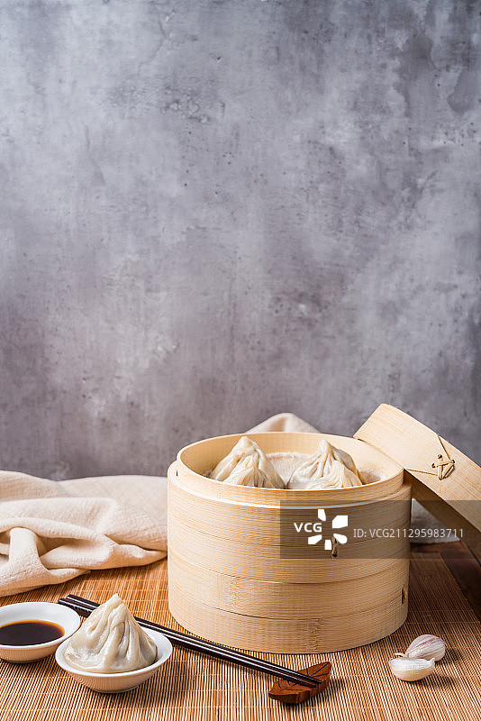 中国江苏无锡特产美食鲜肉小笼包图片素材