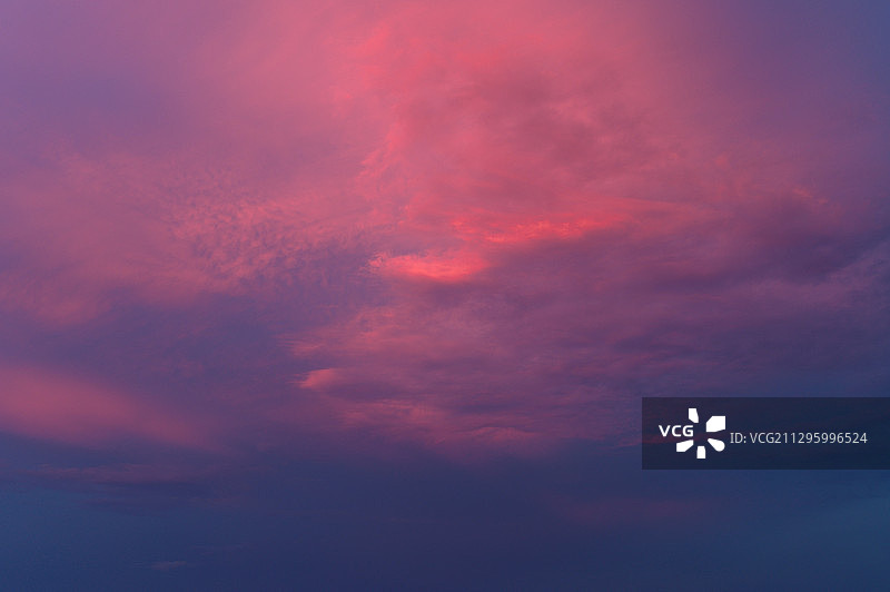 2020年8月，雨后的北部湾，霞光万丈，忘却一切的疲惫图片素材