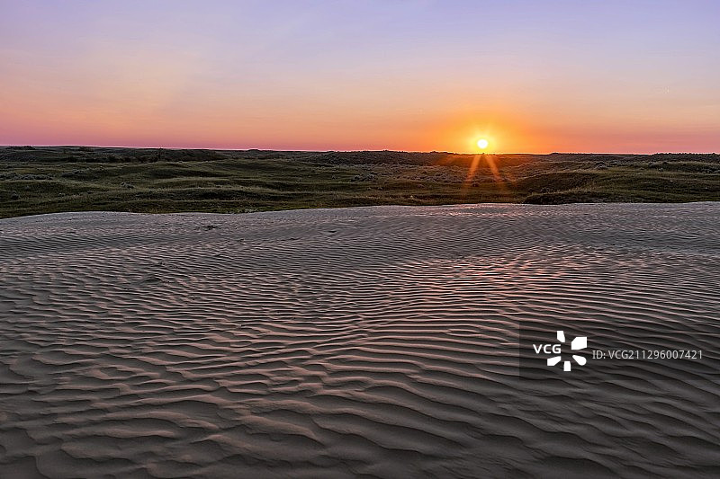 加拿大萨斯喀彻温省大沙丘的日落图片素材