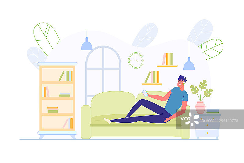 辛苦一天后在家沙发上休息图片素材