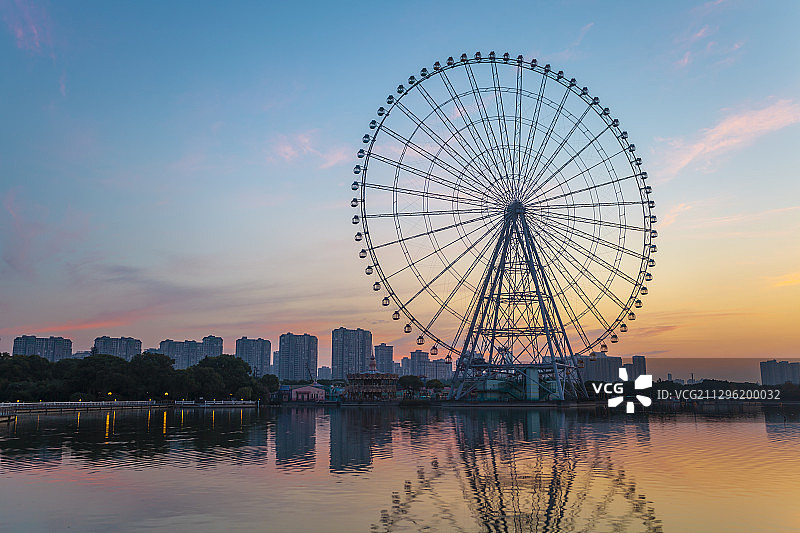 太湖与城市图片素材