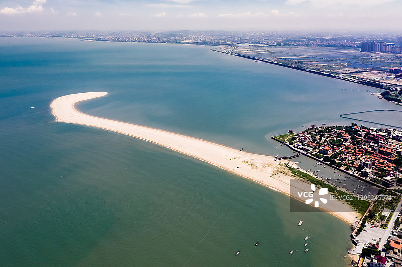 伸向大海的触角- 航拍神奇的福建晋江金井镇塘东村触角沙滩图片素材