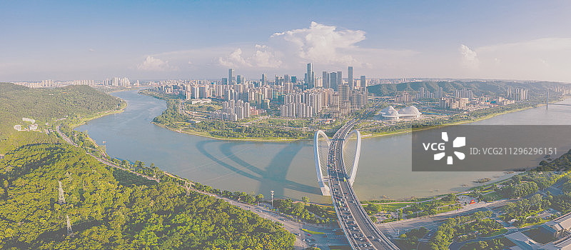 航拍南宁邕江五象新区南宁大桥图片素材