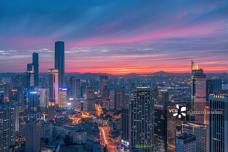 夜色中的城市图片素材