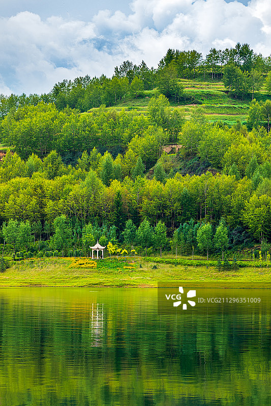 绿意凉亭图片素材