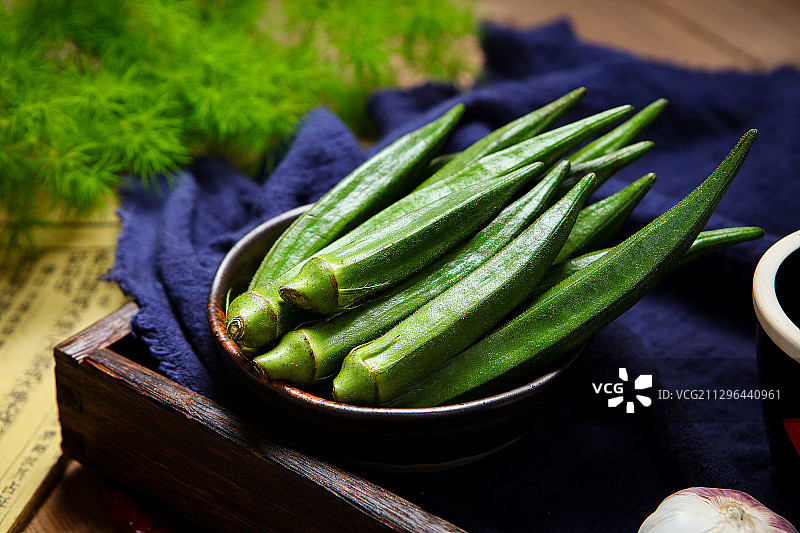 新鲜的秋葵图片素材