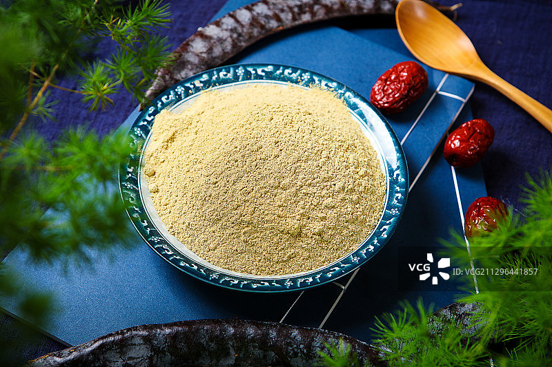 少量皂角和皂角粉图片素材