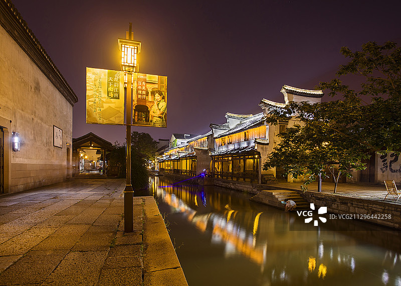 浙江省湖州南浔古镇夜景图片素材