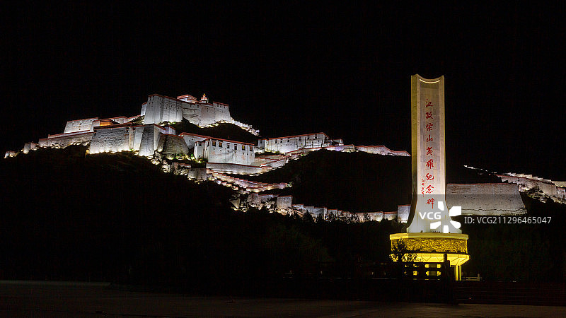 夜幕下的宗山古堡图片素材
