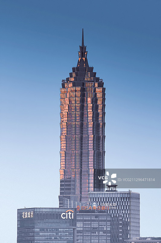 上海金茂大厦金顶落日图片素材