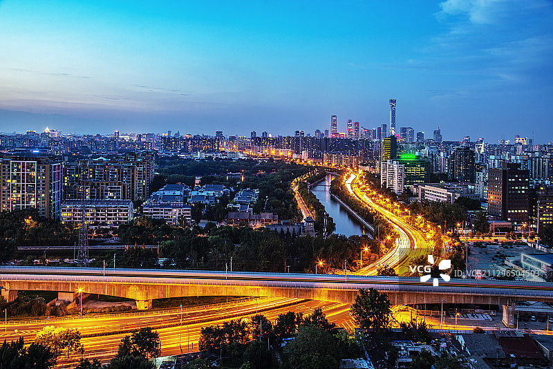 北京东南环路夜景图片素材