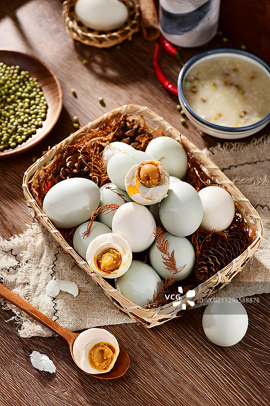 绿豆粥与咸鸭蛋图片素材