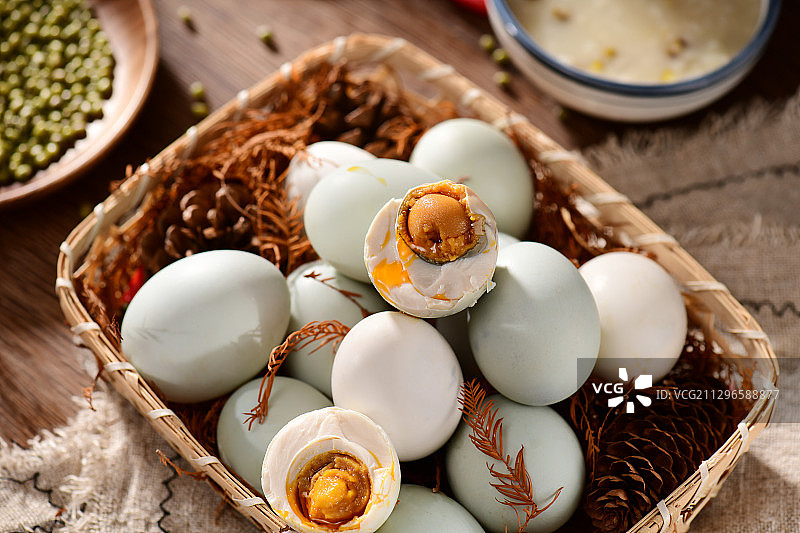 绿豆粥与咸鸭蛋图片素材