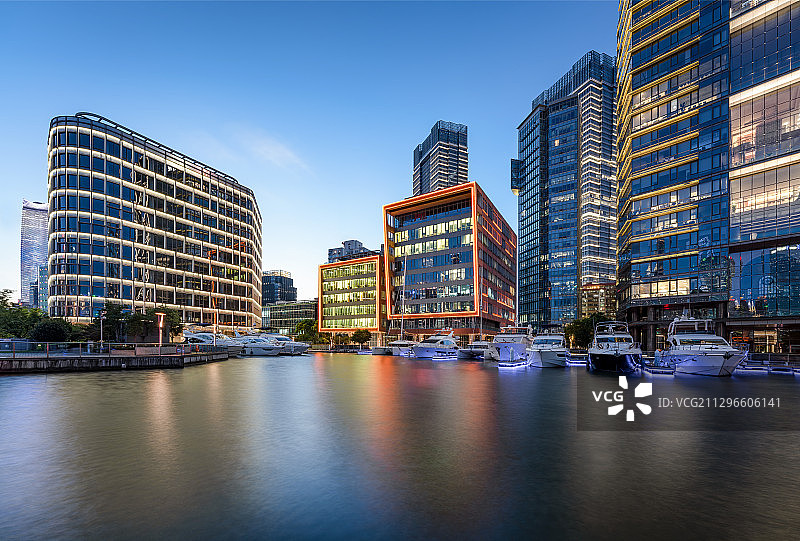 上海北外滩国际客运中心游艇港图片素材