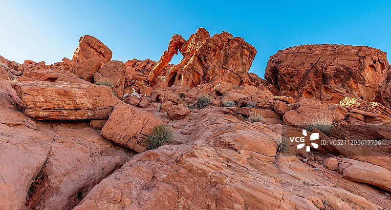 内华达州火焰谷州立公园仰视角度美景图片素材