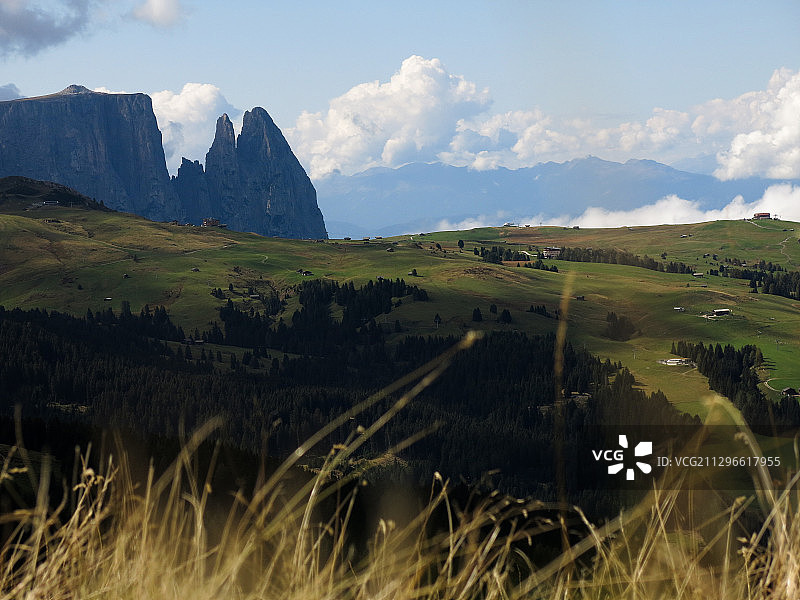 意大利塞尔瓦的多洛米蒂山脉图片素材