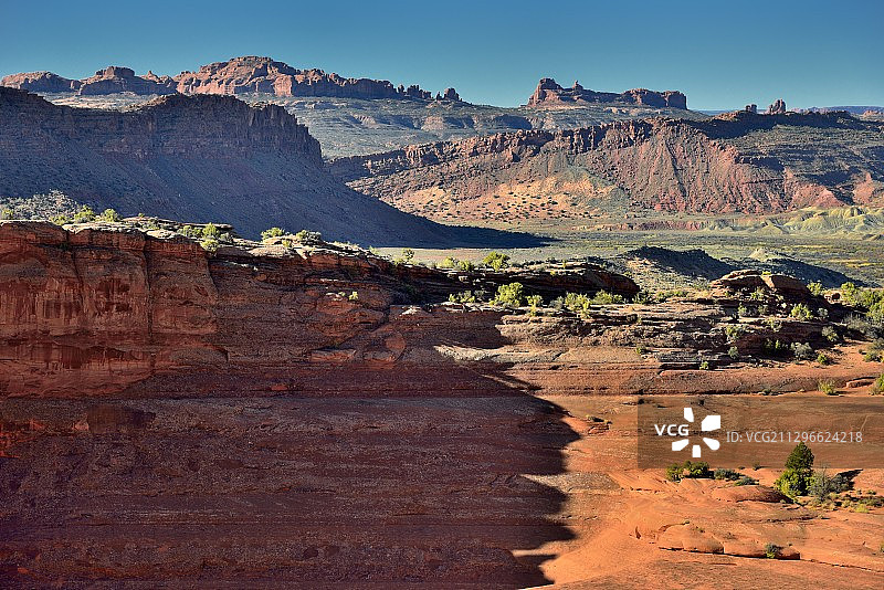 美国犹他州摩押的岩层景观图片素材