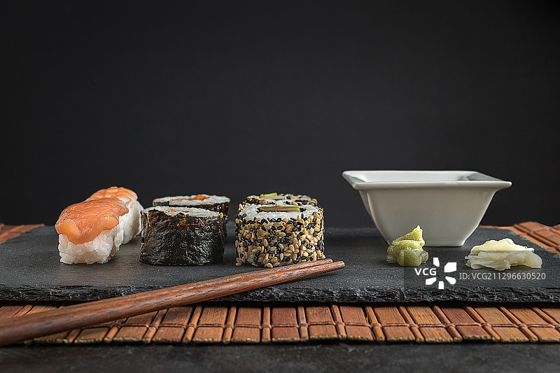 西班牙拉皮内达寿司拼盘特写图片素材