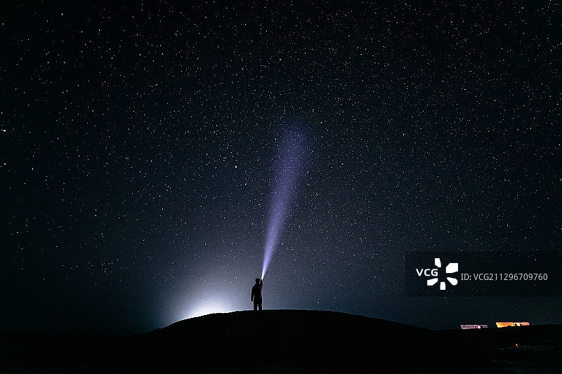 中国青海省俄博梁雅丹地貌火星营地火星基地银河星空夜景图片素材