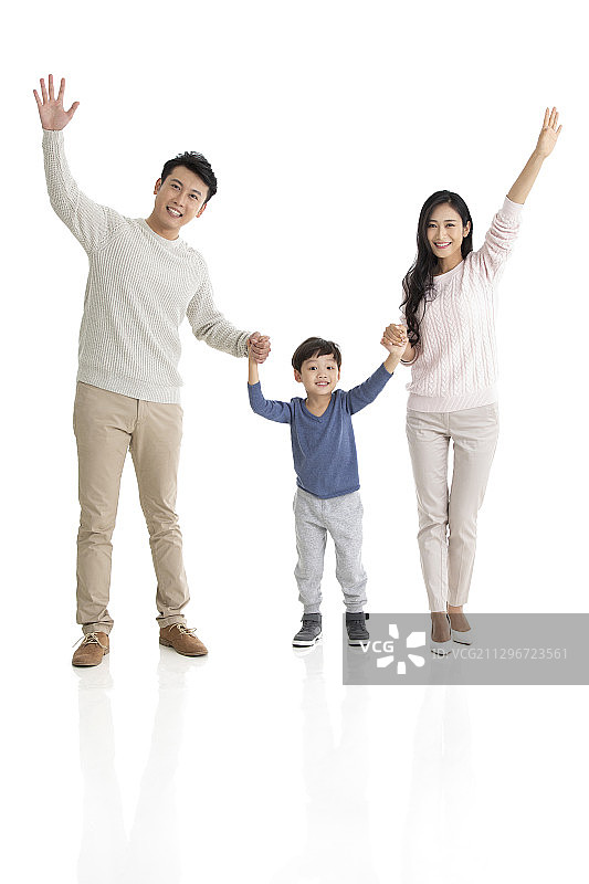 快乐的年轻家庭挥手图片素材