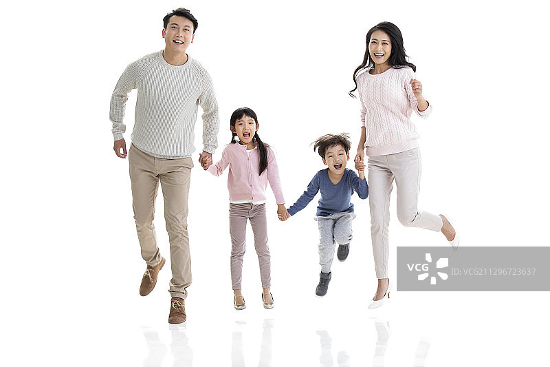 快乐的年轻家庭图片素材