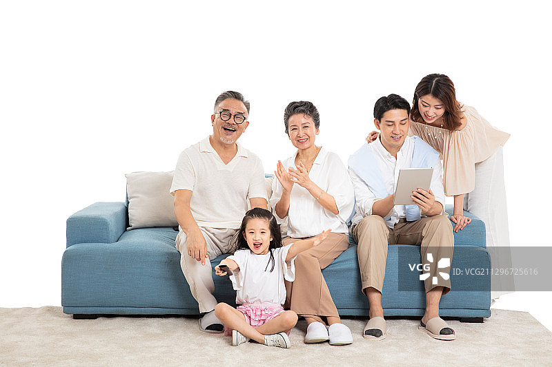 坐在客厅里的一家五口图片素材