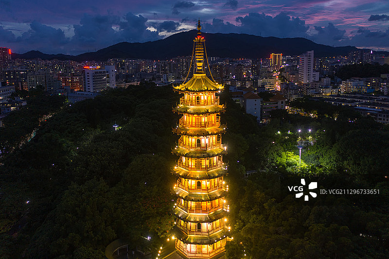 深圳龙华公园龙峰塔夜景航拍图片素材
