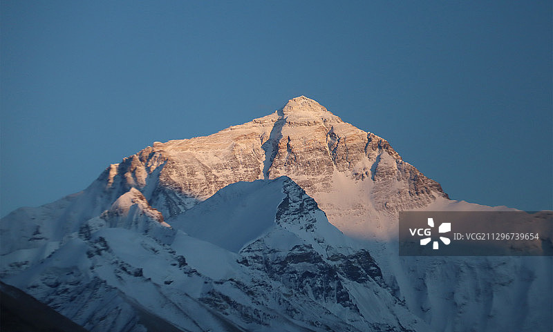 珠峰的脚下图片素材