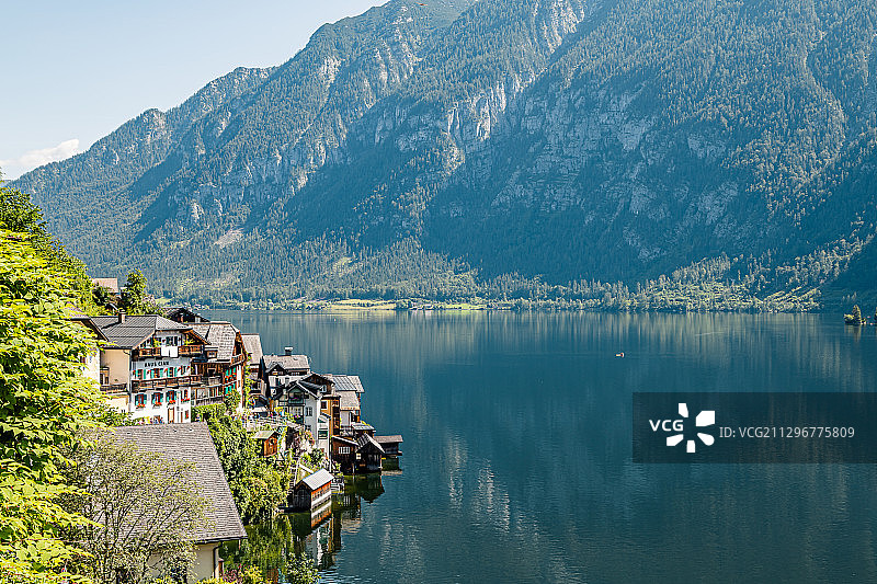 上奥地利哈尔施塔特湖畔房屋图片素材