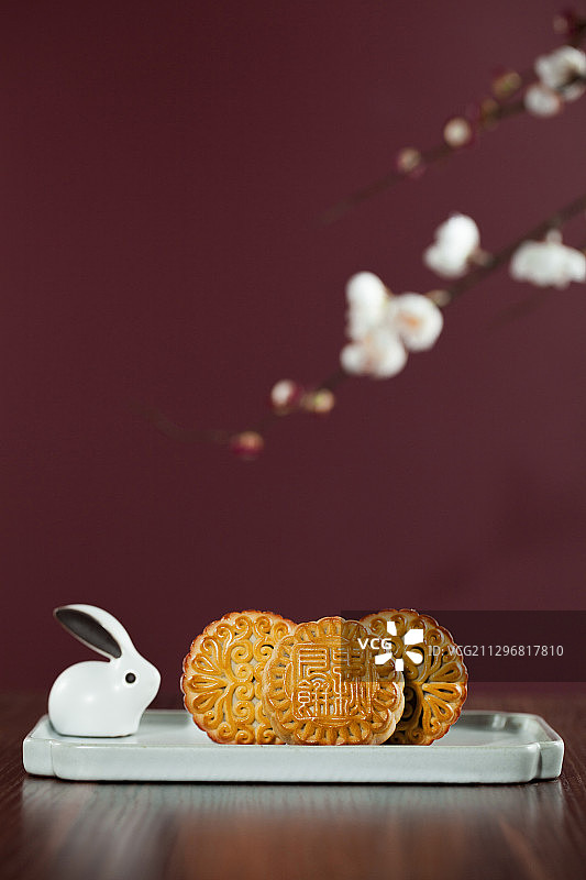 中秋节月饼和月兔图片素材