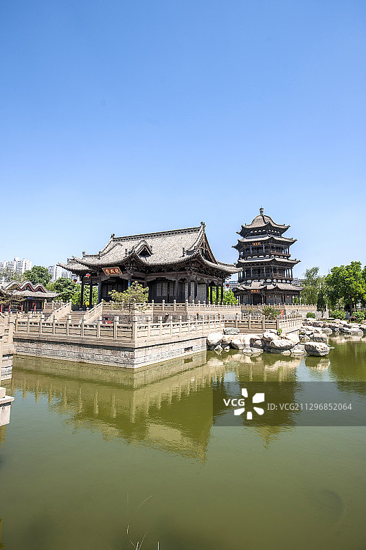 西省晋中市榆次老城凤鸣书院砚水湖畔成化堂与藏书楼图片素材