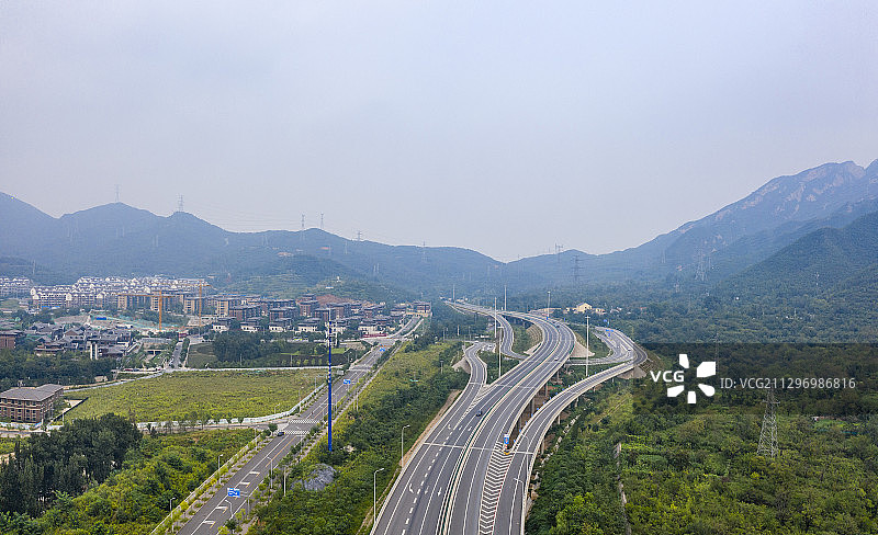 航拍北京门头沟山区公路立交桥图片素材
