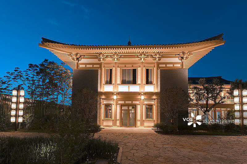 河南省洛阳市龙门石窟龙门古街图片素材