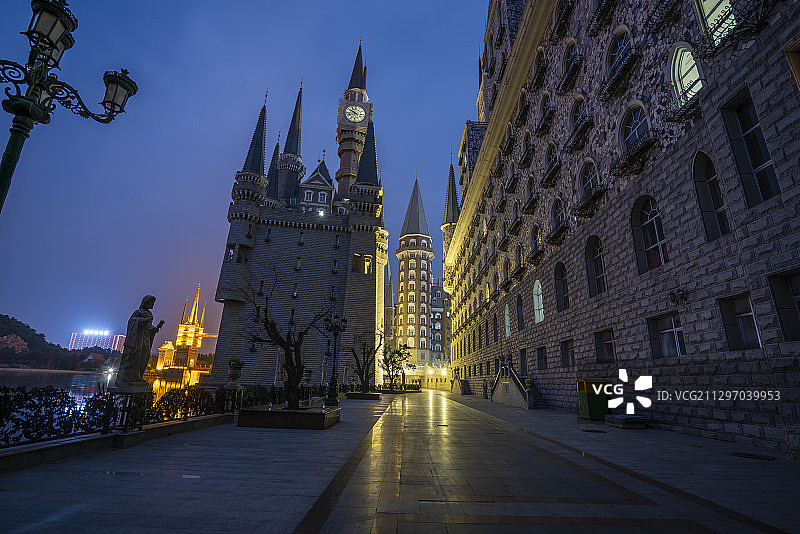河北美术学院城堡建筑夜景图片素材