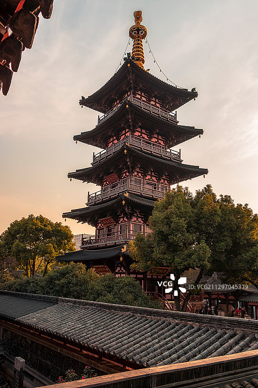 江苏省苏州市姑苏区寒山寺普明宝塔夕阳古建筑景观图片素材
