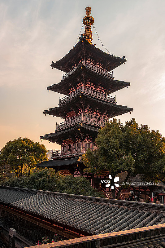 江苏省苏州市姑苏区寒山寺普明宝塔夕阳古建筑景观图片素材
