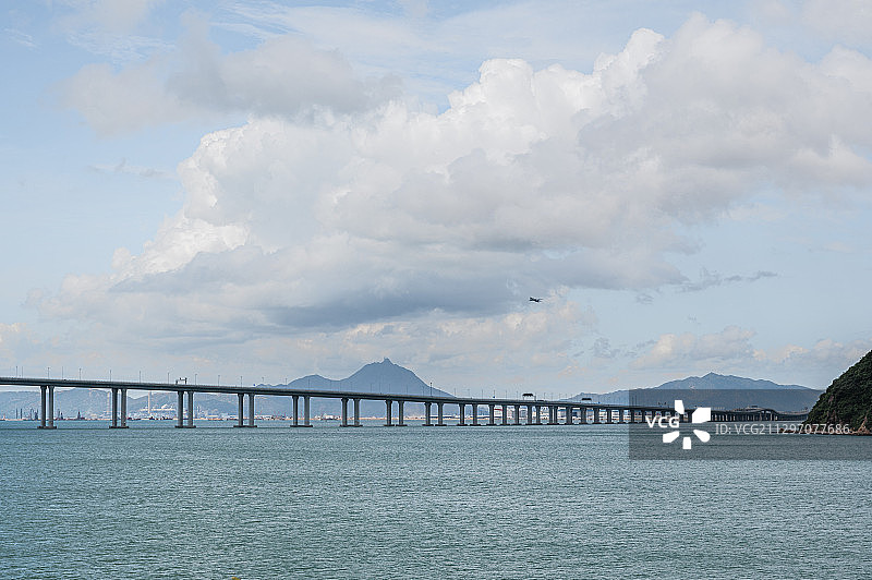 港珠澳大桥，海边，天空，飞机，机场，东人工岛，香港，风光留白图片素材