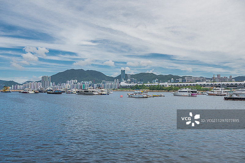 香港启德码头，九龙海滨长廊，海岸线，港岛，山，水，维多利亚港图片素材