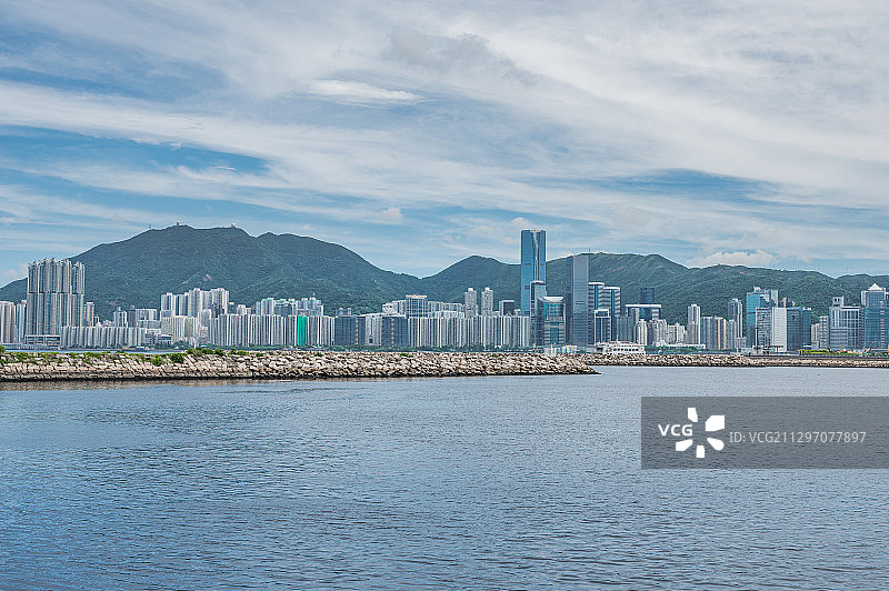 香港启德码头，九龙海滨长廊，海岸线，港岛，山，水，维多利亚港图片素材