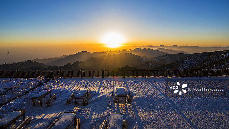 秦岭主峰太白山冬景图片素材