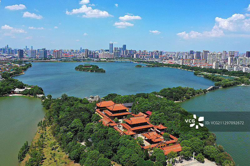 万寿宫与象湖+江西省南昌市青云谱区象湖风景区图片素材