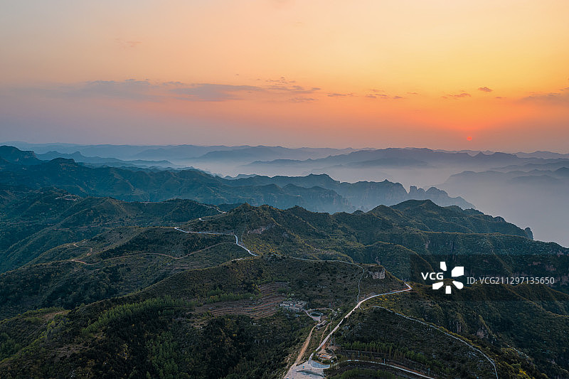 航拍安阳林州大垴村太行天路图片素材