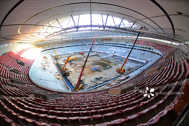 建设中的上海浦东足球场图片素材