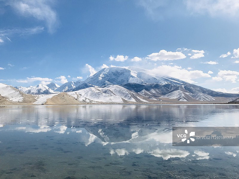 喀拉库勒湖图片素材