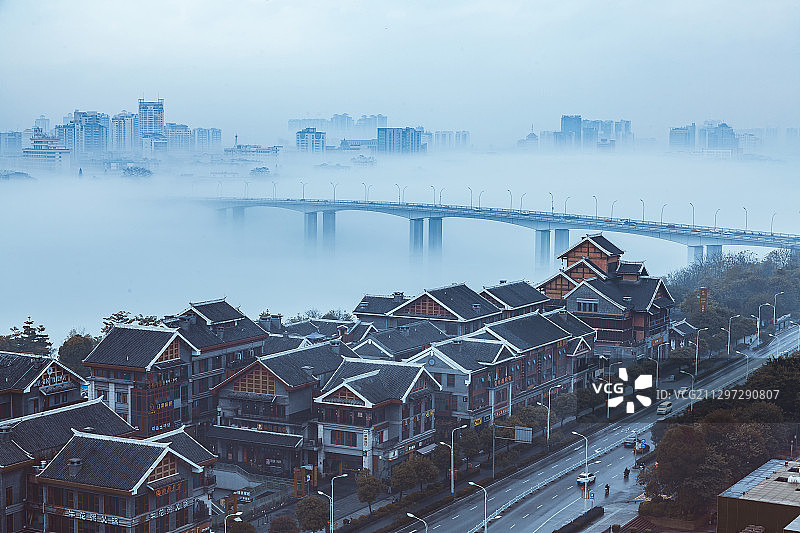 人间仙境（柳州窑埠古镇平流雾）图片素材