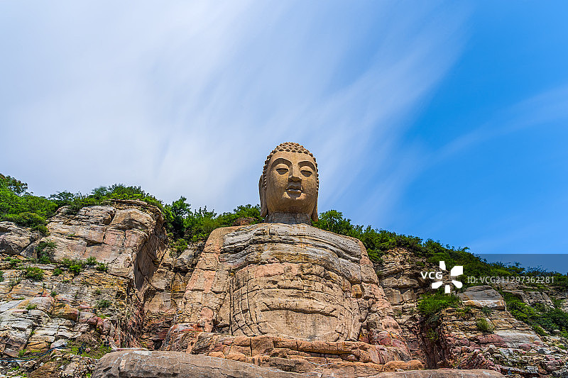 太原蒙山大佛白天多云图片素材